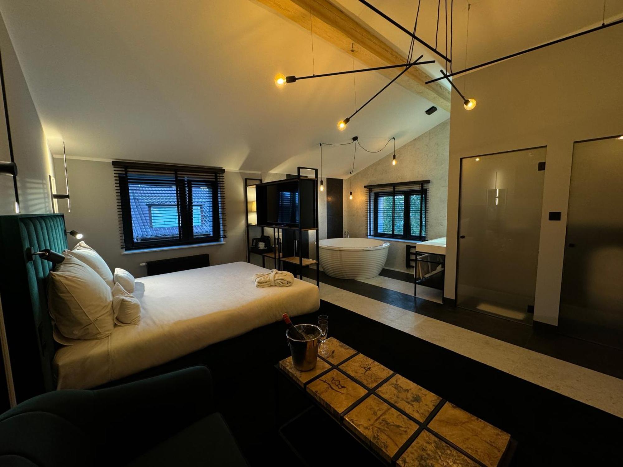 Amber Blue Wellness & Spa (Adults Only) カルビア エクステリア 写真