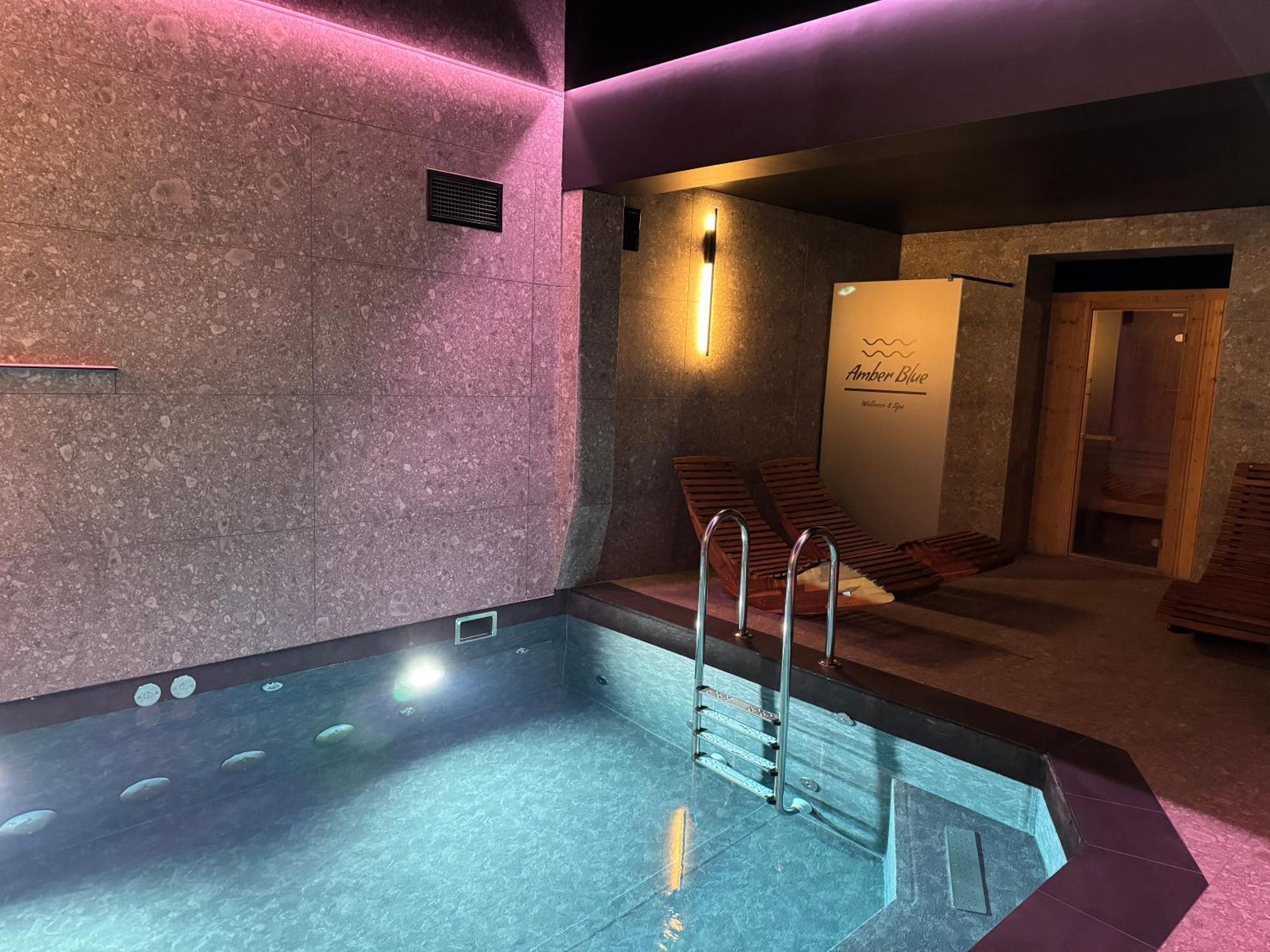 Amber Blue Wellness & Spa (Adults Only) カルビア エクステリア 写真